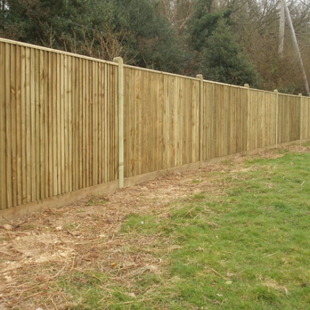 Closeboard with Counter Rail and Capping Kit Form installed with round top posts