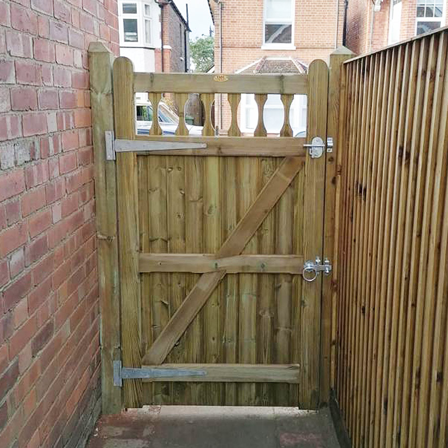 standard Frame windsor gate