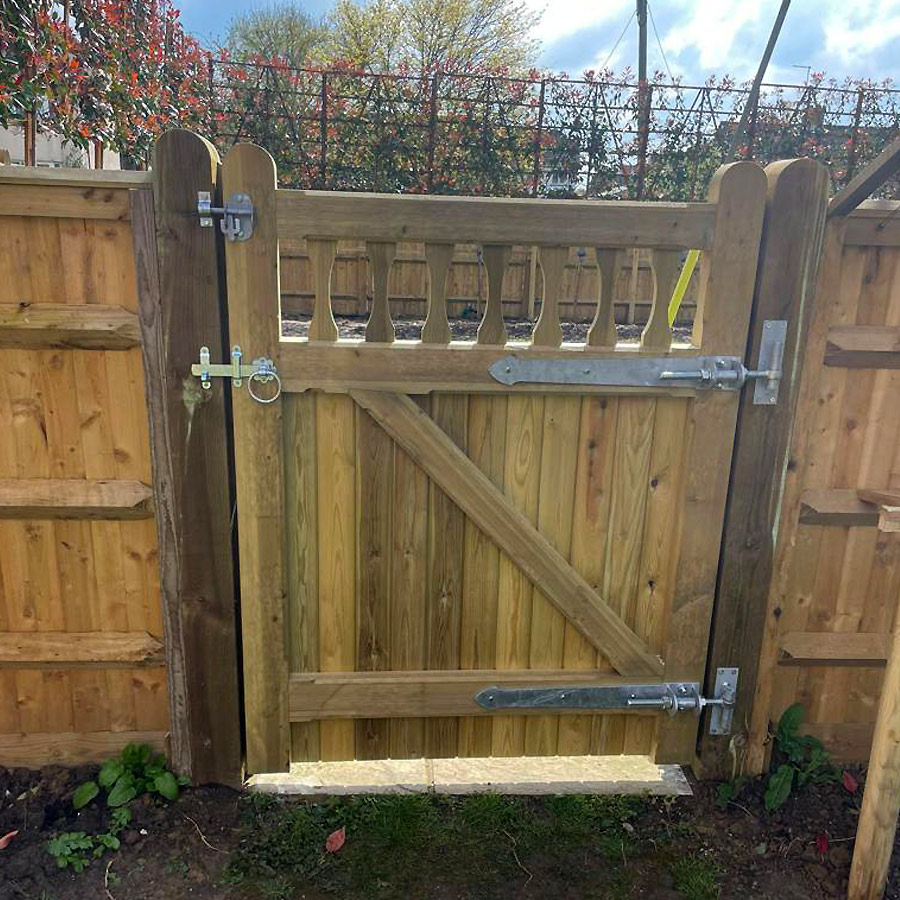 standard Frame windsor gate