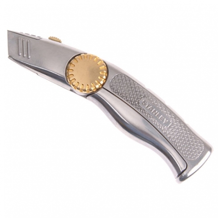 FatMax Xtreme Retractable Knife maximum strength with amazing lightweight properties